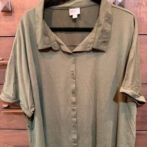 LuLaRoe CHARLIE Button Down Shirt 2XL
